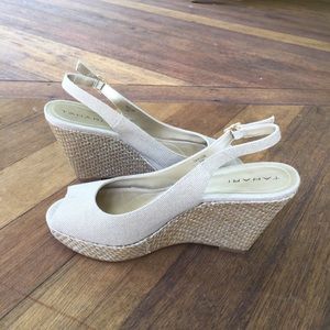 Tahari open-toe fabric shoe-sparkle straw wedge